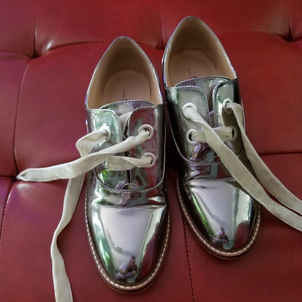 Beautiful silver mirror loafers with velvet ribbon strings size 7. 5 - Picture 7 of 7